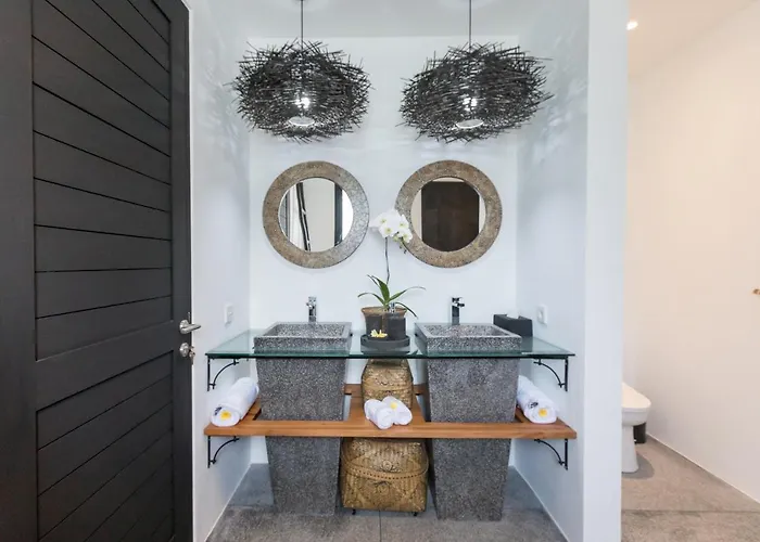 Zebra Hidden Gem With Private Pool, Billiard, Massage & Private Cook In *